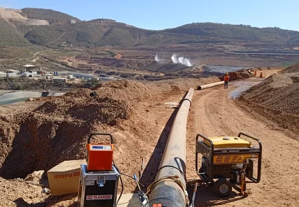 Instalación de Tubería Pexgol para el Transporte de Agua Cianurada.